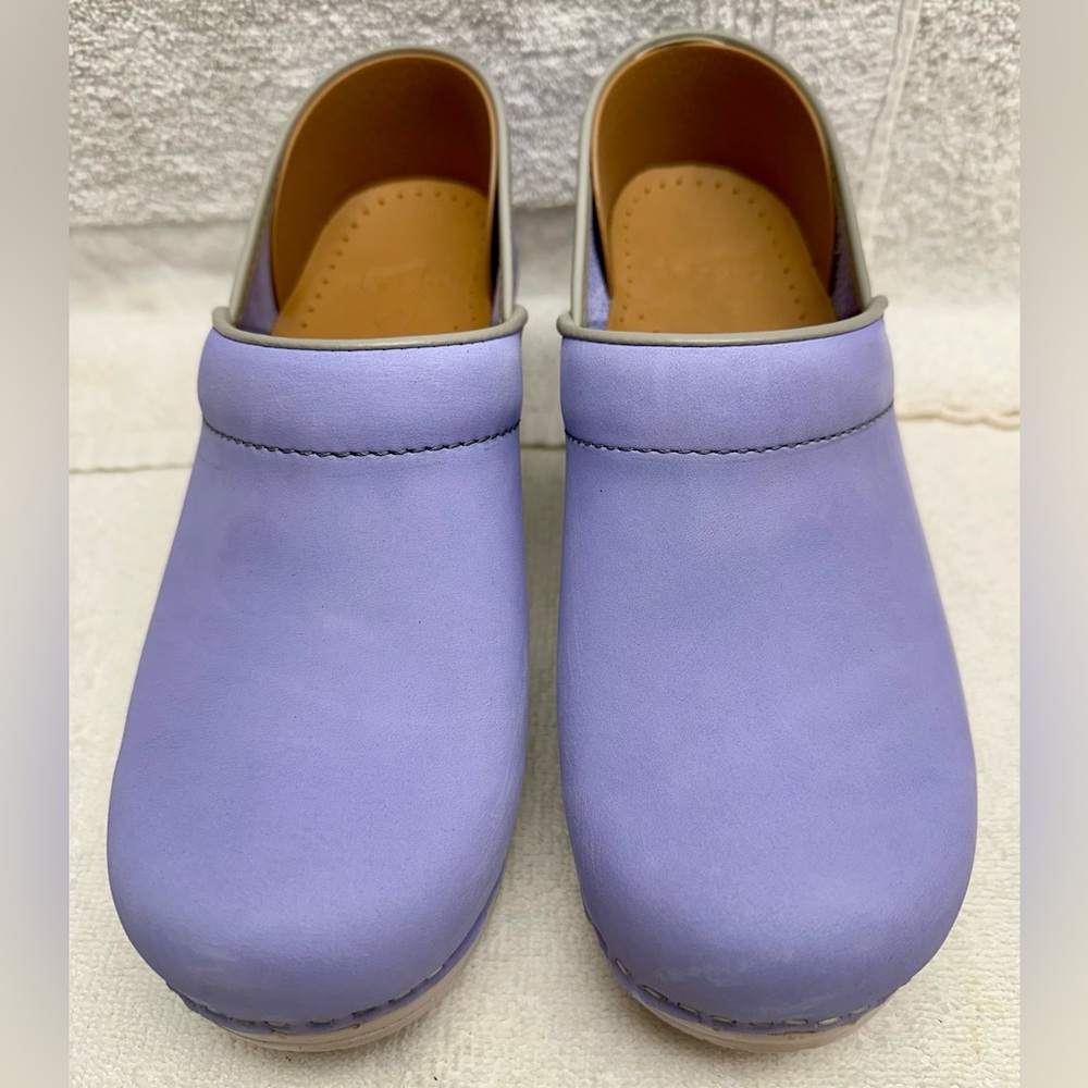 Dansko Professional Lilac Nubuck Leather Clogs-New in Box!
